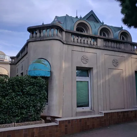 1045 Boulevard Napoleon Iii فيليوفرُنش سور مير